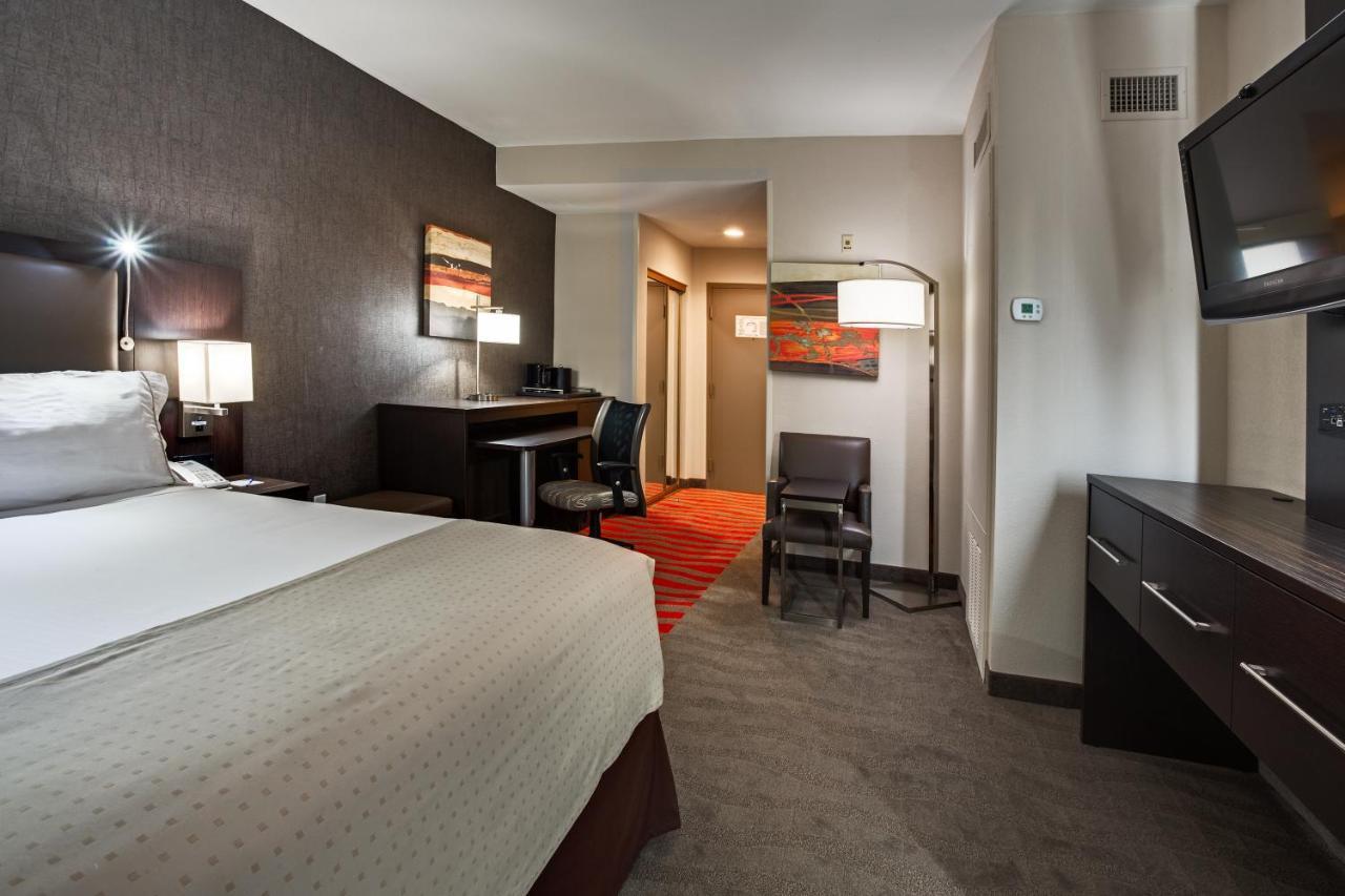 Holiday Inn Express & Suites Naples Downtown - 5Th Avenue By Ihg Εξωτερικό φωτογραφία
