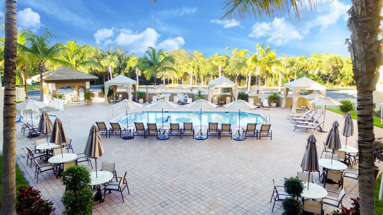 Holiday Inn Express & Suites Naples Downtown - 5Th Avenue By Ihg Εξωτερικό φωτογραφία