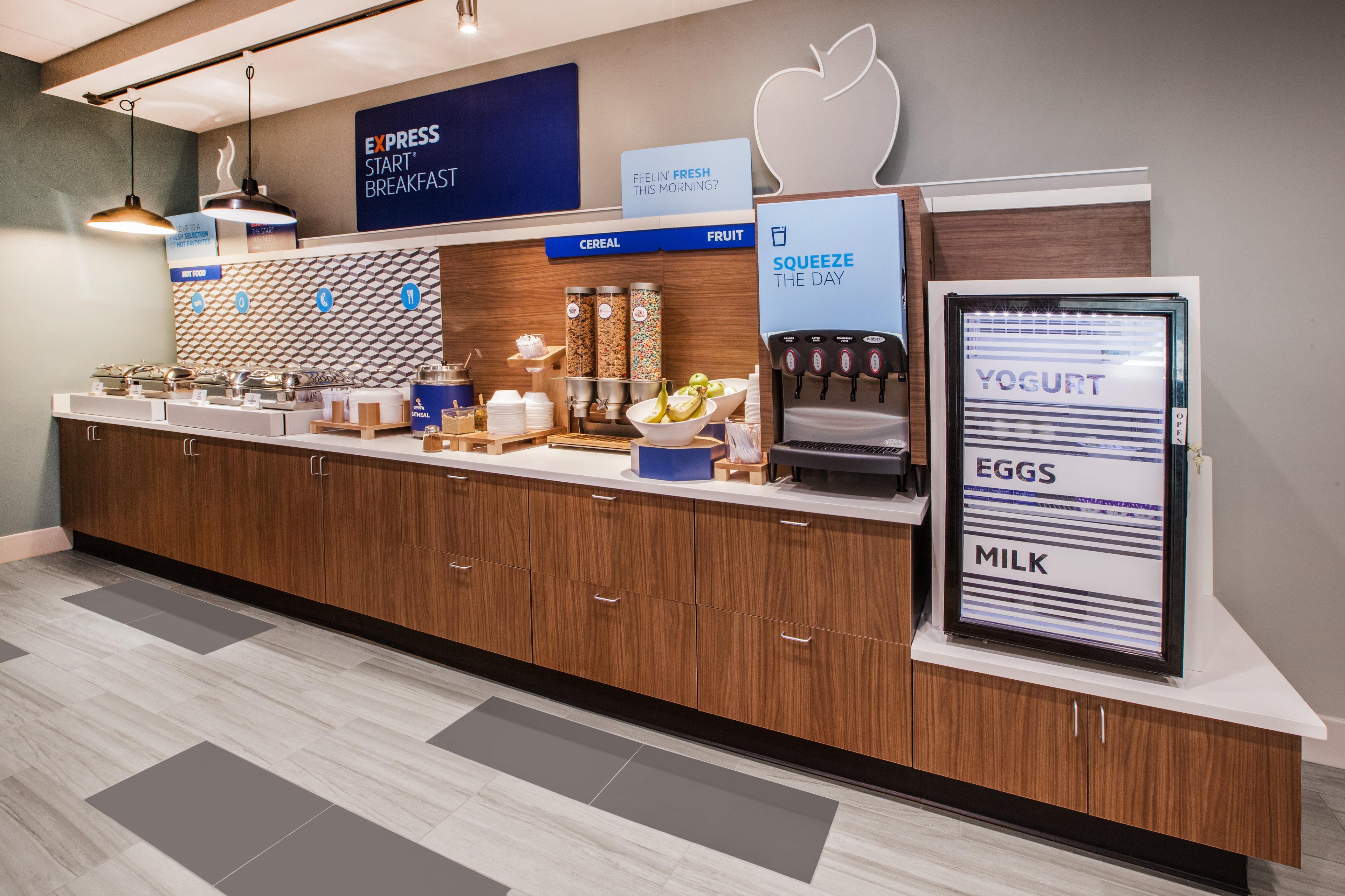 Holiday Inn Express & Suites Naples Downtown - 5Th Avenue By Ihg Εξωτερικό φωτογραφία