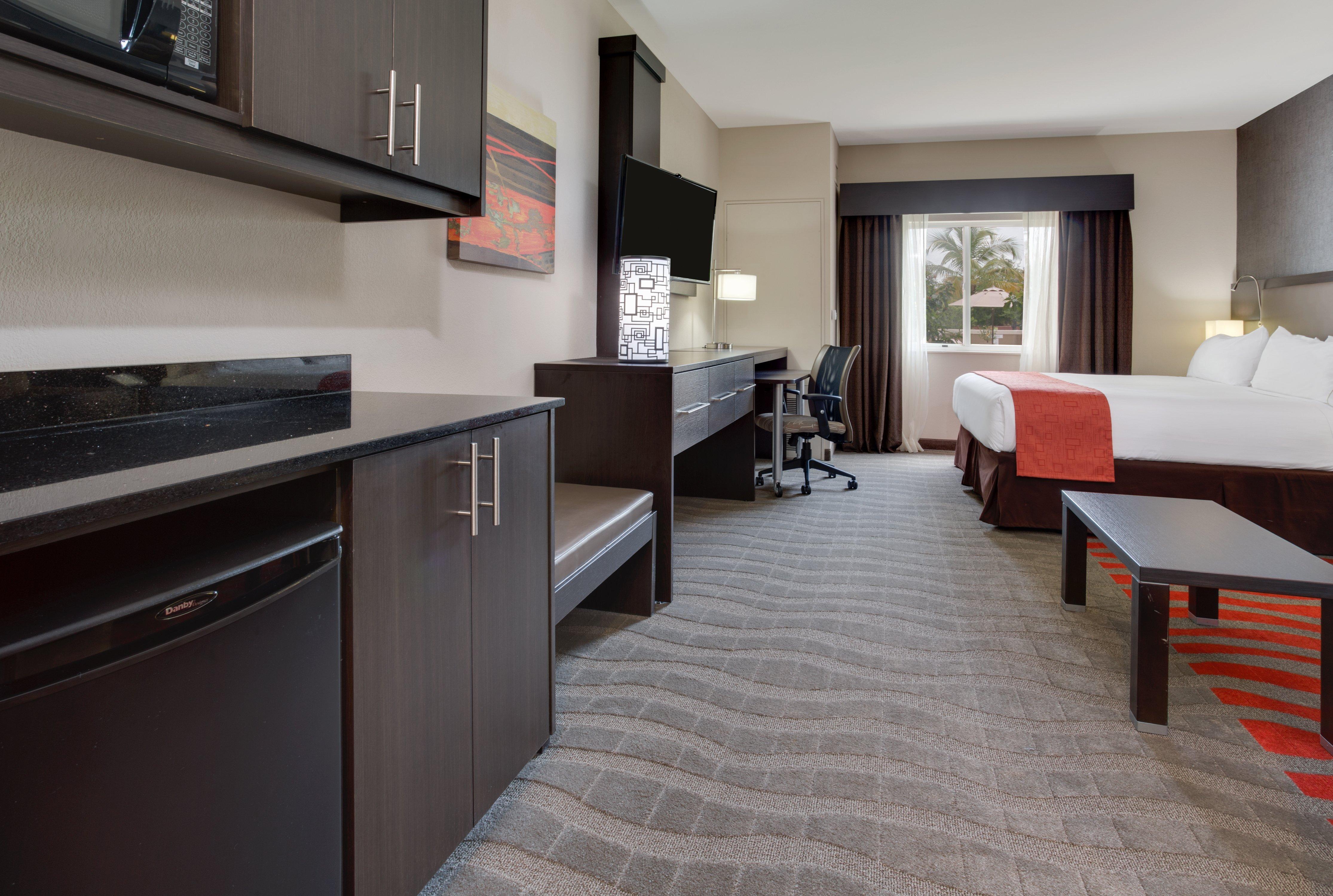 Holiday Inn Express & Suites Naples Downtown - 5Th Avenue By Ihg Εξωτερικό φωτογραφία