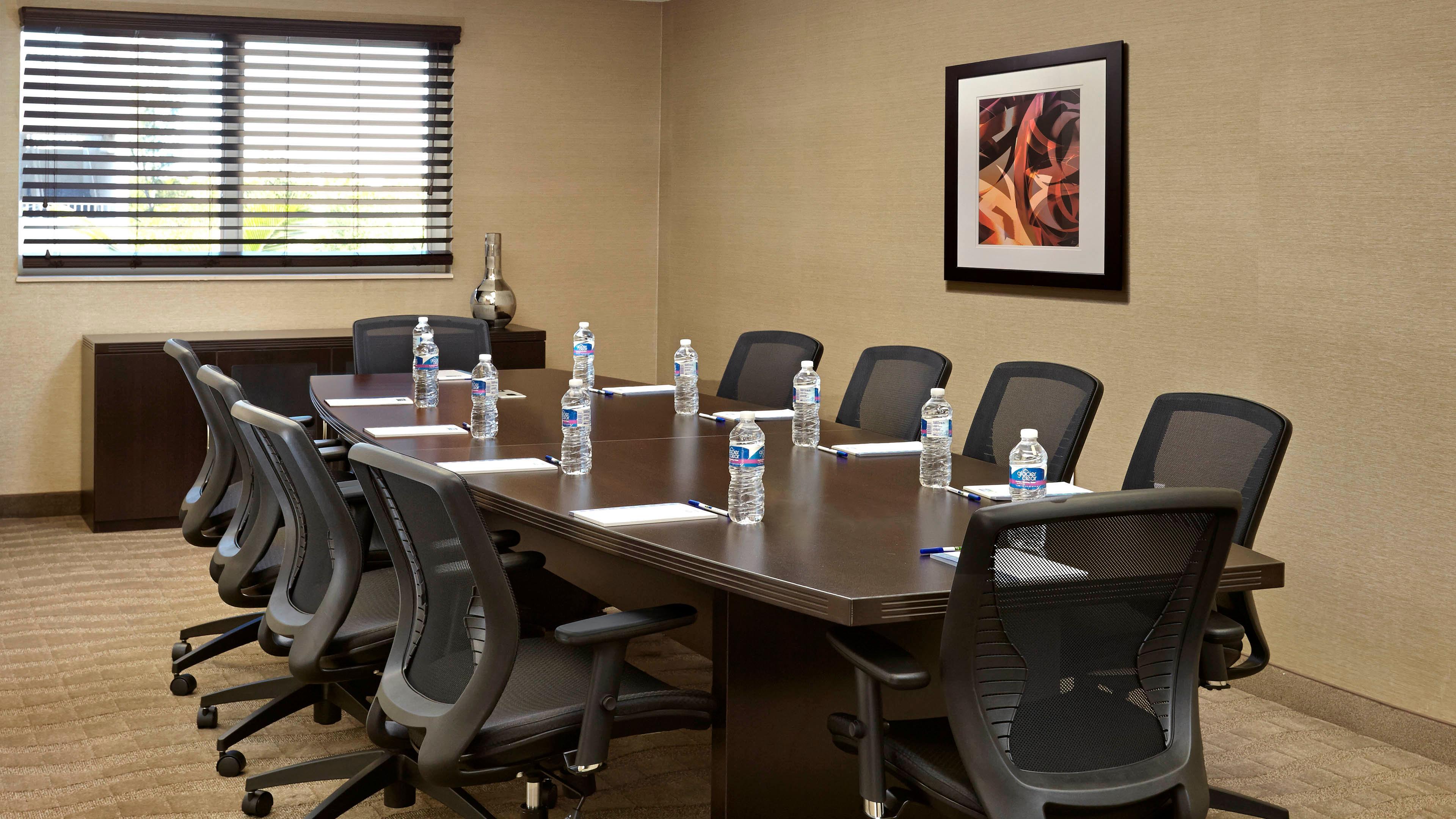 Holiday Inn Express & Suites Naples Downtown - 5Th Avenue By Ihg Εξωτερικό φωτογραφία